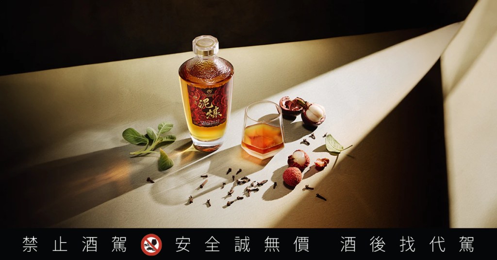 「創世者紳士泥煤桶陳金門高梁酒」風味層次豐富，在香氣上融合熱帶果香與淡雅的木質氣息。
