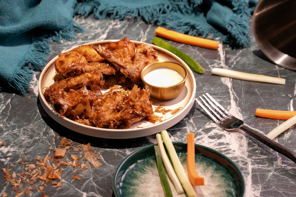 全新雞翅口味—撒上柴魚片的「黑醋歌舞醬魂」