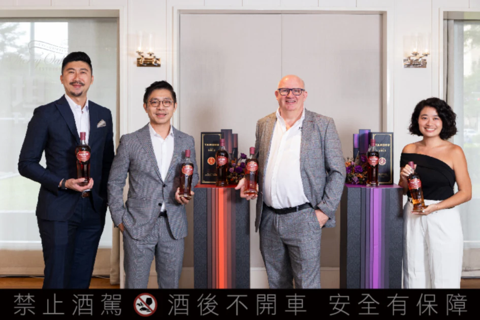 （左起）麥立得大中華區品牌大使和之安、麥立得亞太區總經理李正祜、坦杜酒廠經理 Sandy McInt