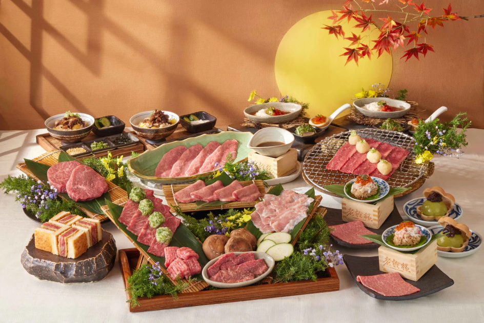 老乾杯於9月26日至10月12日期間推出「月映套餐」，以「帝王蟹和牛壽司」限定新品，搭配經典的和牛紛雪燒、熟成冷藏牛舌、紐約客炸三明治等共十道燒烤料理，每人2,380元，另加10%服務費。