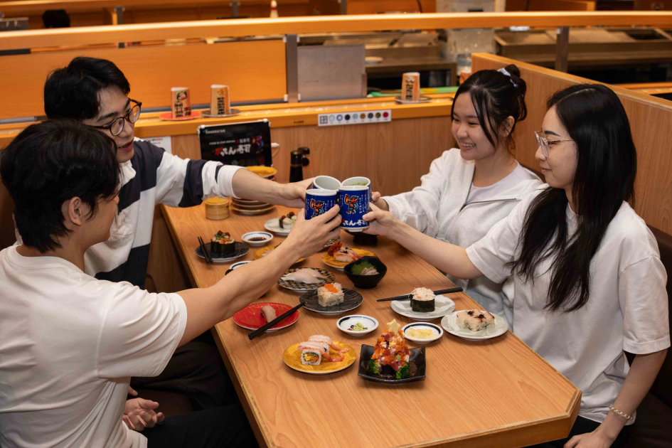 四人歡樂用餐即可獲贈合點聖誕壽司